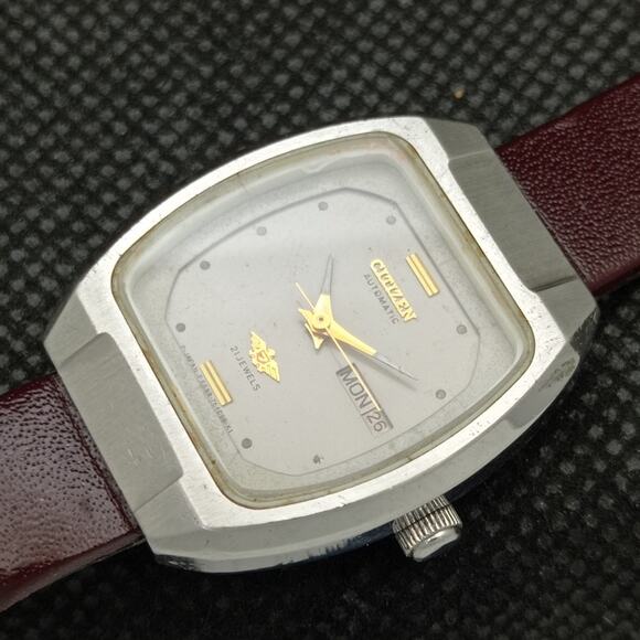 Vintage 1976 Citizen Automatic Womans Silver Watch W/daydate & Gold accents main image 6